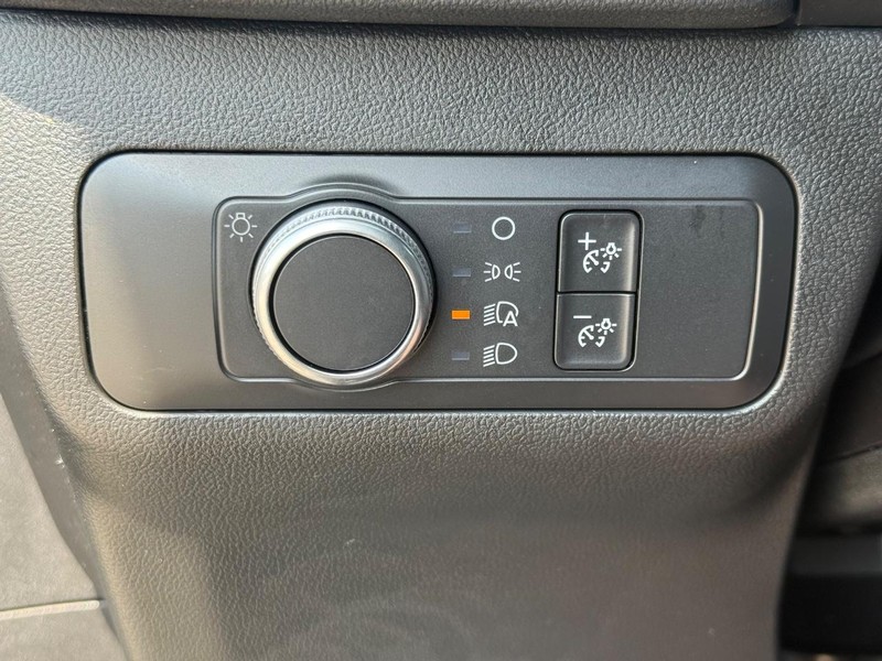 Ford Escape Vehicle Full-screen Gallery Image 22