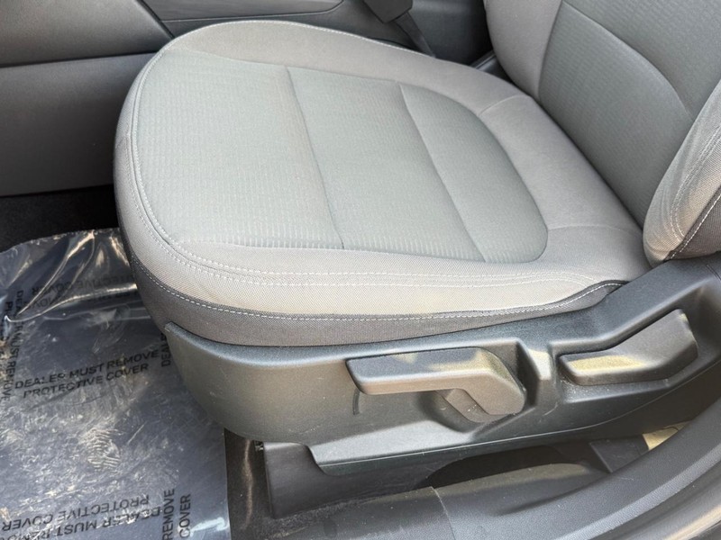 Ford Escape Vehicle Full-screen Gallery Image 24