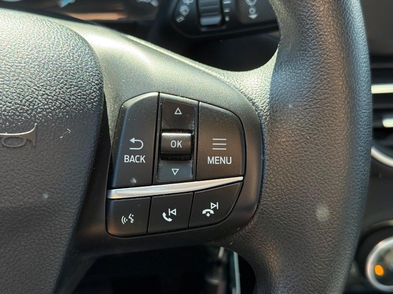 Ford Escape Vehicle Full-screen Gallery Image 16