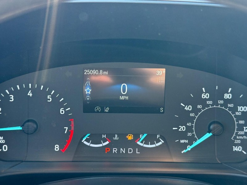 Ford Escape Vehicle Full-screen Gallery Image 20