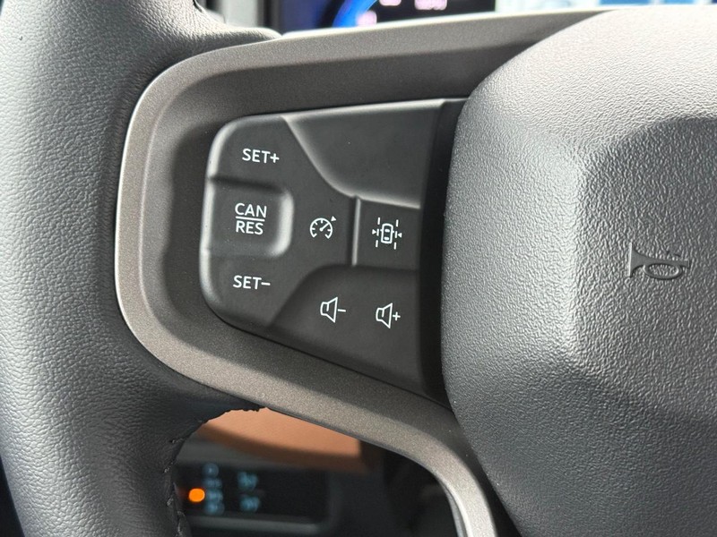 Ford Bronco Vehicle Full-screen Gallery Image 14