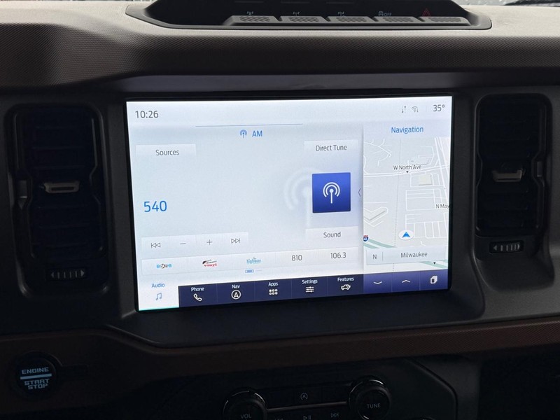 Ford Bronco Vehicle Full-screen Gallery Image 16