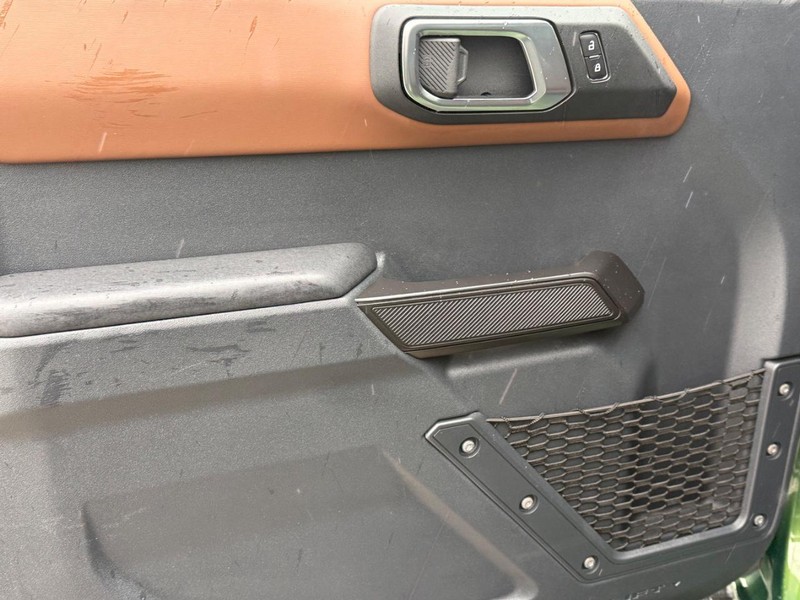 Ford Bronco Vehicle Full-screen Gallery Image 22