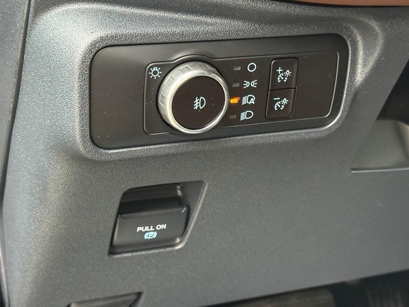 Ford Bronco Vehicle Full-screen Gallery Image 23