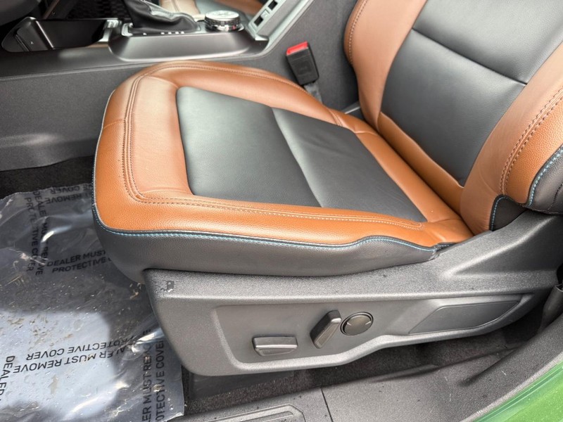 Ford Bronco Vehicle Full-screen Gallery Image 24