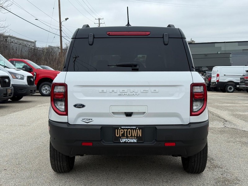 Ford Bronco Sport Vehicle Full-screen Gallery Image 04