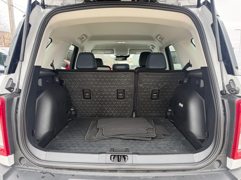 Ford Bronco Sport Vehicle Full-screen Gallery Image 05