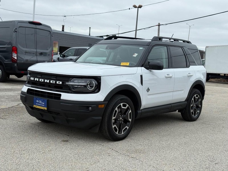 Ford Bronco Sport Vehicle Full-screen Gallery Image 07