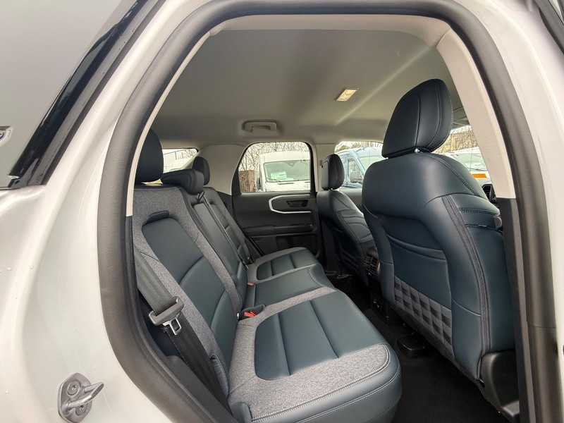 Ford Bronco Sport Vehicle Full-screen Gallery Image 11