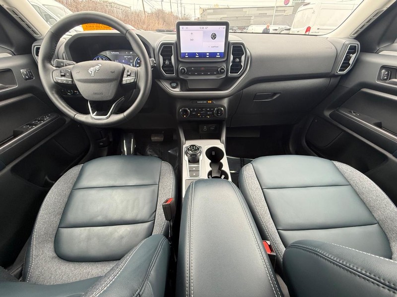 Ford Bronco Sport Vehicle Full-screen Gallery Image 12