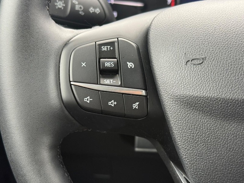 Ford Bronco Sport Vehicle Full-screen Gallery Image 14