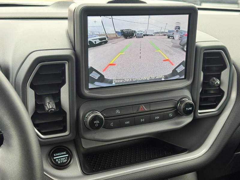 Ford Bronco Sport Vehicle Full-screen Gallery Image 17