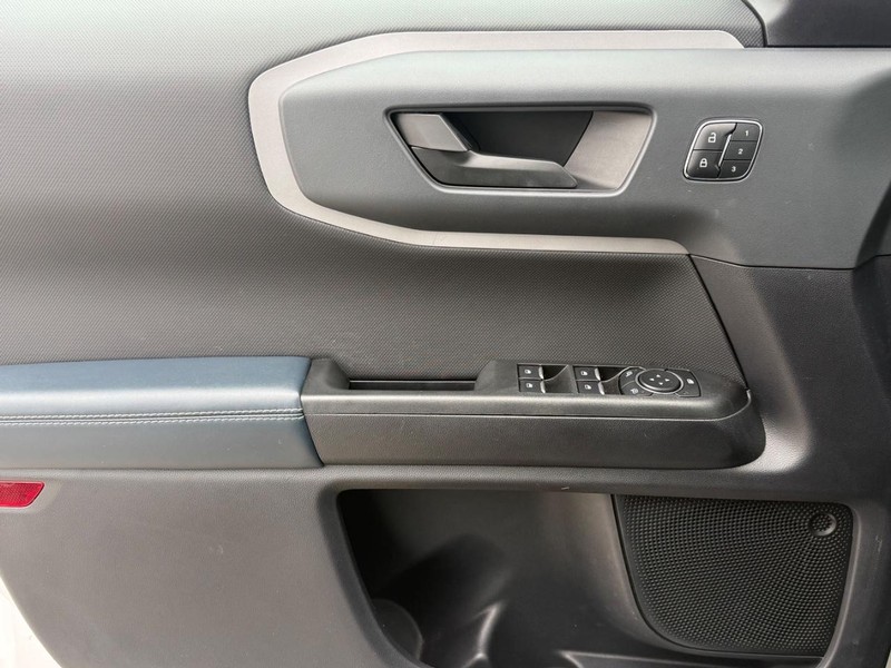 Ford Bronco Sport Vehicle Full-screen Gallery Image 23