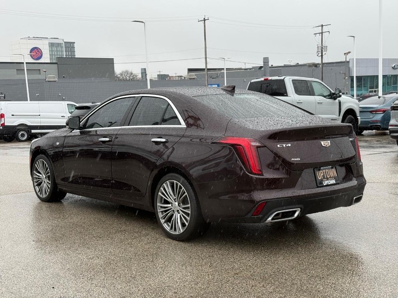 Cadillac CT4 Vehicle Full-screen Gallery Image 06