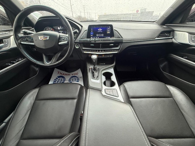 Cadillac CT4 Vehicle Full-screen Gallery Image 13