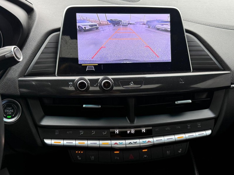 Cadillac CT4 Vehicle Full-screen Gallery Image 18