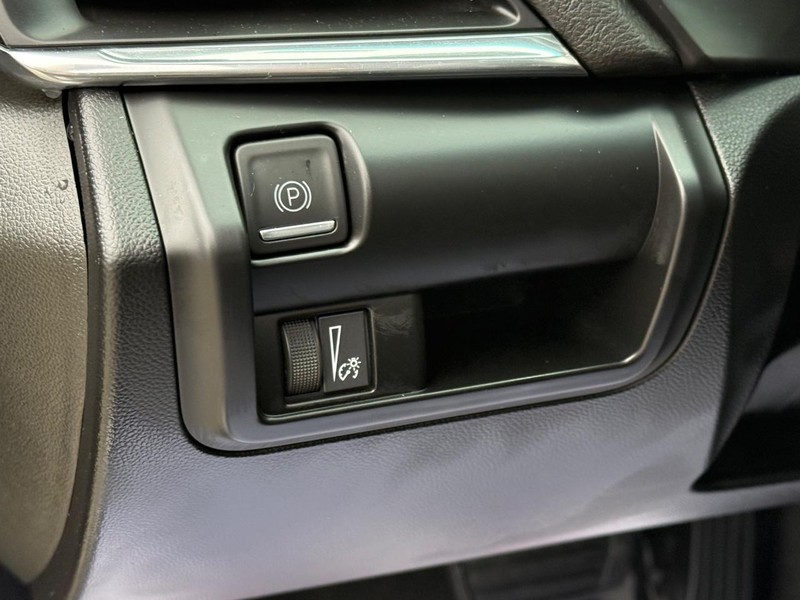 Cadillac CT4 Vehicle Full-screen Gallery Image 23