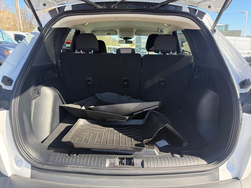 Ford Escape Vehicle Full-screen Gallery Image 05