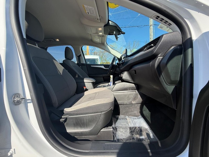 Ford Escape Vehicle Full-screen Gallery Image 10