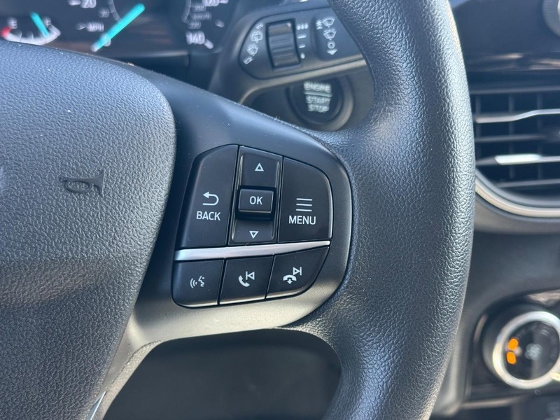 Ford Escape Vehicle Full-screen Gallery Image 15