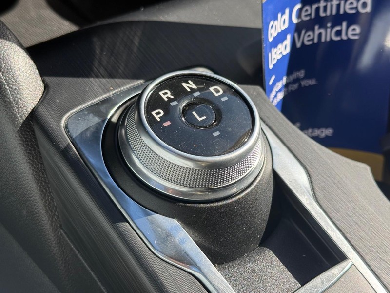 Ford Escape Vehicle Full-screen Gallery Image 19