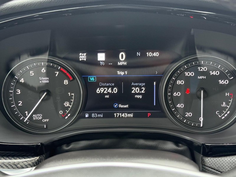 Cadillac XT5 Vehicle Full-screen Gallery Image 21