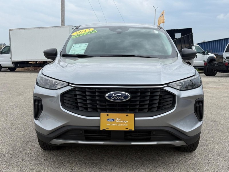 Ford Escape Vehicle Full-screen Gallery Image 08