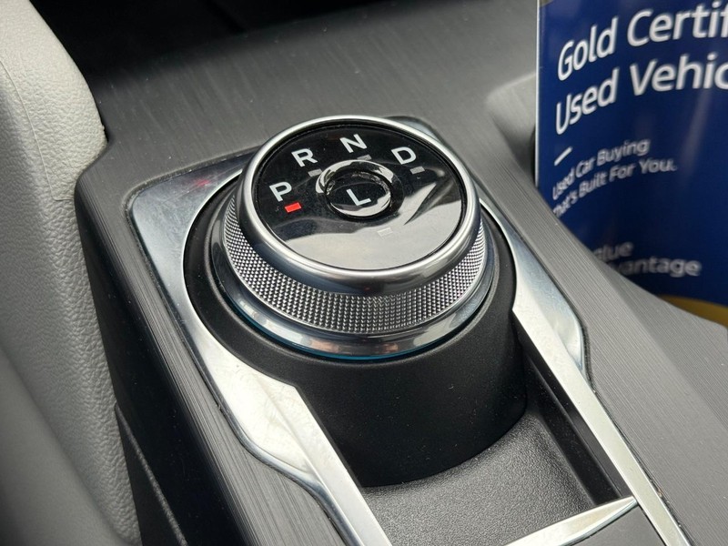 Ford Escape Vehicle Full-screen Gallery Image 19