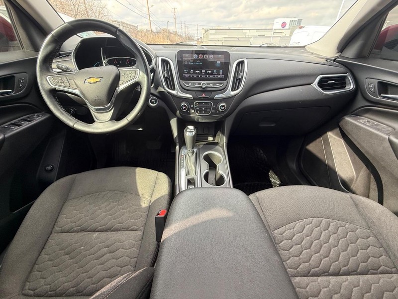 Chevrolet Equinox Vehicle Full-screen Gallery Image 13