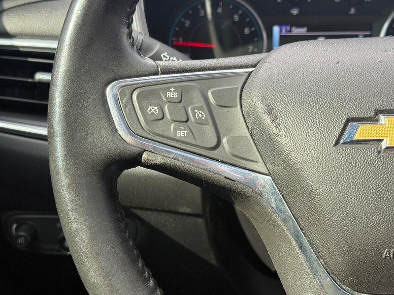 Chevrolet Equinox Vehicle Full-screen Gallery Image 15