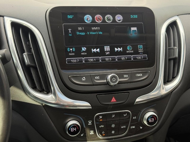Chevrolet Equinox Vehicle Full-screen Gallery Image 17