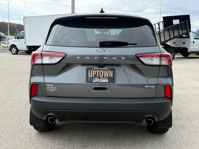 Ford Escape Vehicle Full-screen Gallery Image 04