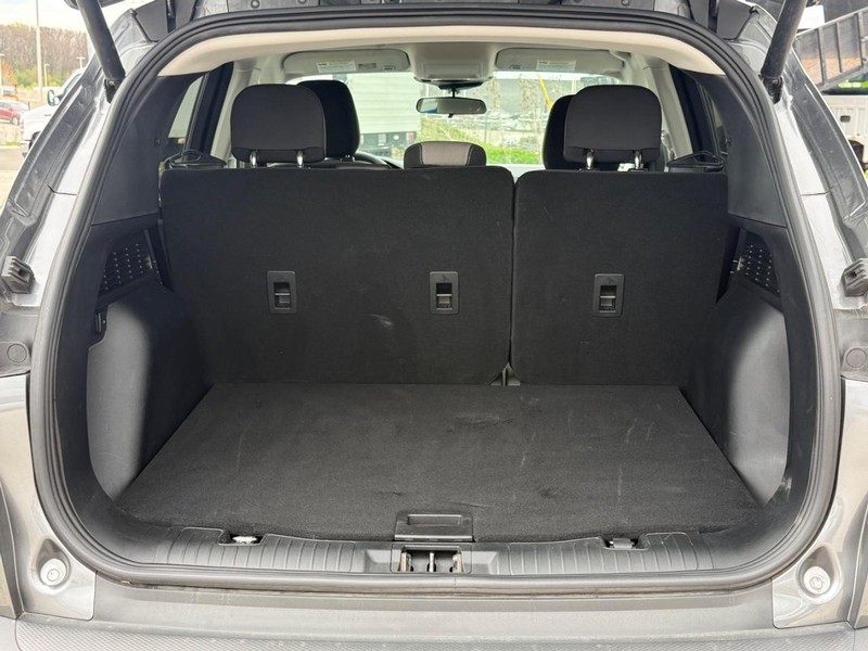 Ford Escape Vehicle Full-screen Gallery Image 05