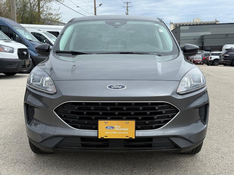 Ford Escape Vehicle Full-screen Gallery Image 09