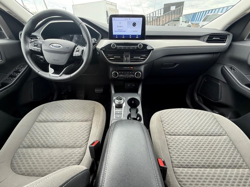 Ford Escape Vehicle Full-screen Gallery Image 13