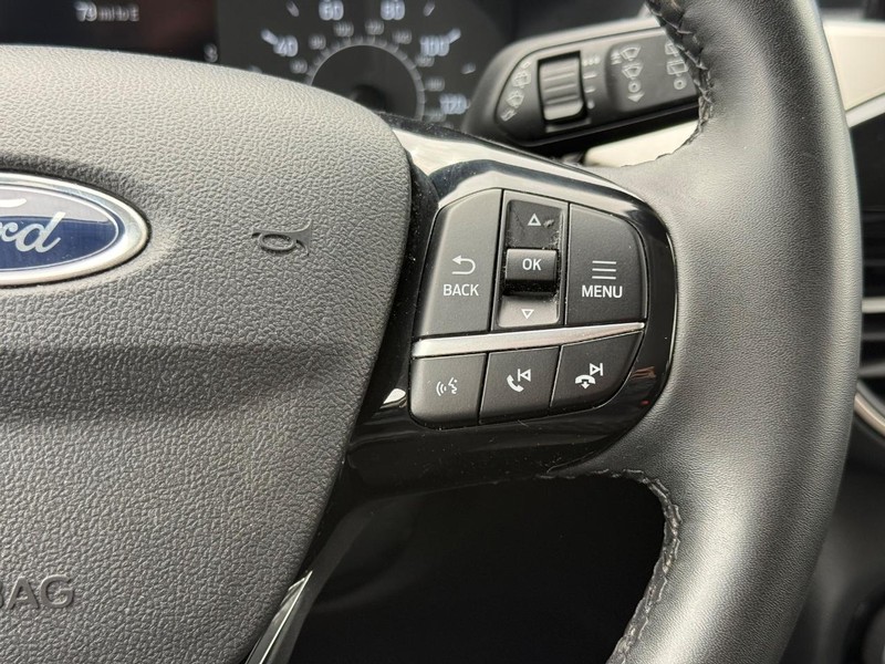 Ford Escape Vehicle Full-screen Gallery Image 17