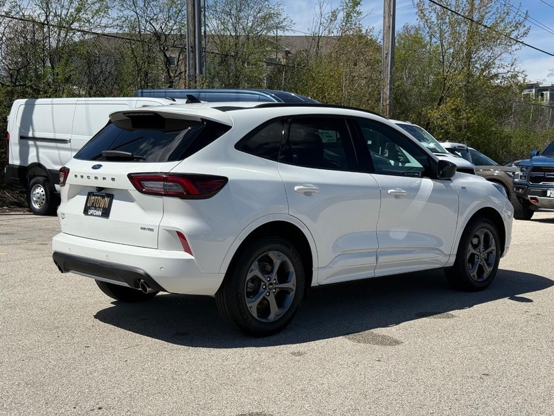 Ford Escape Vehicle Full-screen Gallery Image 03