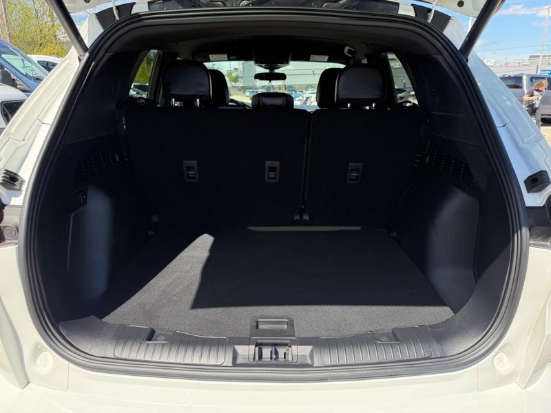 Ford Escape Vehicle Full-screen Gallery Image 05