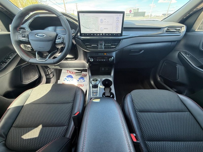 Ford Escape Vehicle Full-screen Gallery Image 12