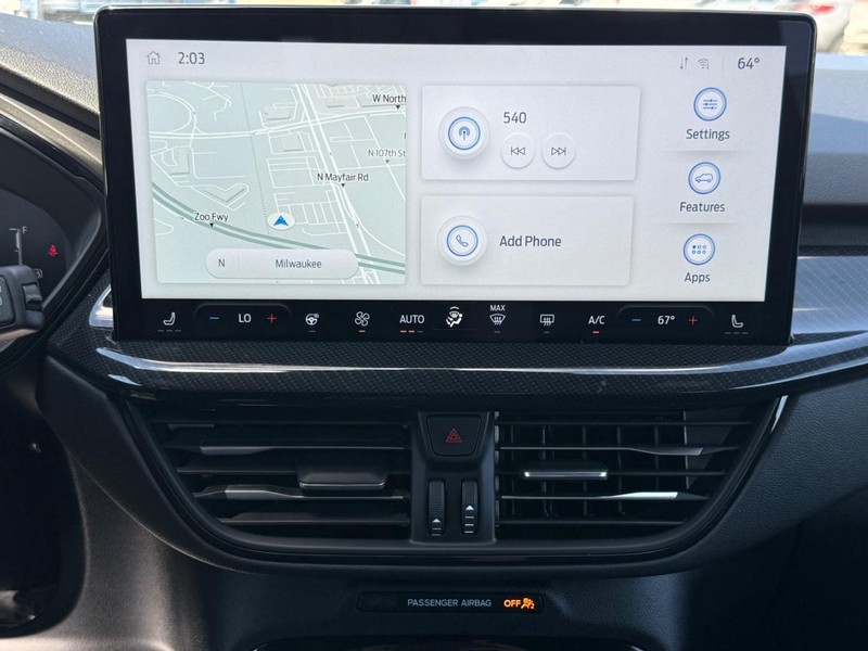 Ford Escape Vehicle Full-screen Gallery Image 16