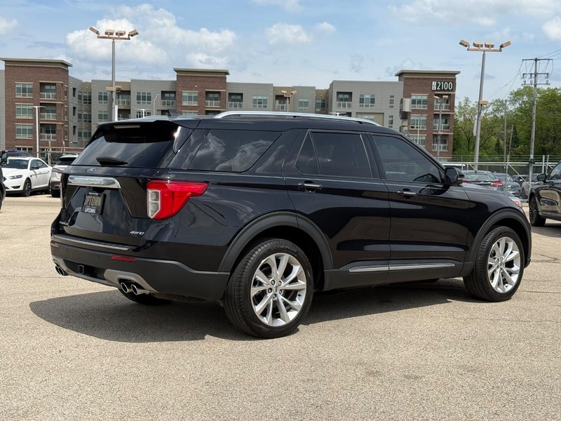 Ford Explorer Vehicle Full-screen Gallery Image 03