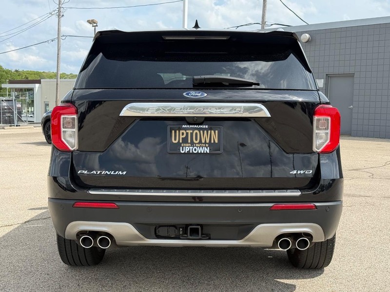 Ford Explorer Vehicle Full-screen Gallery Image 04
