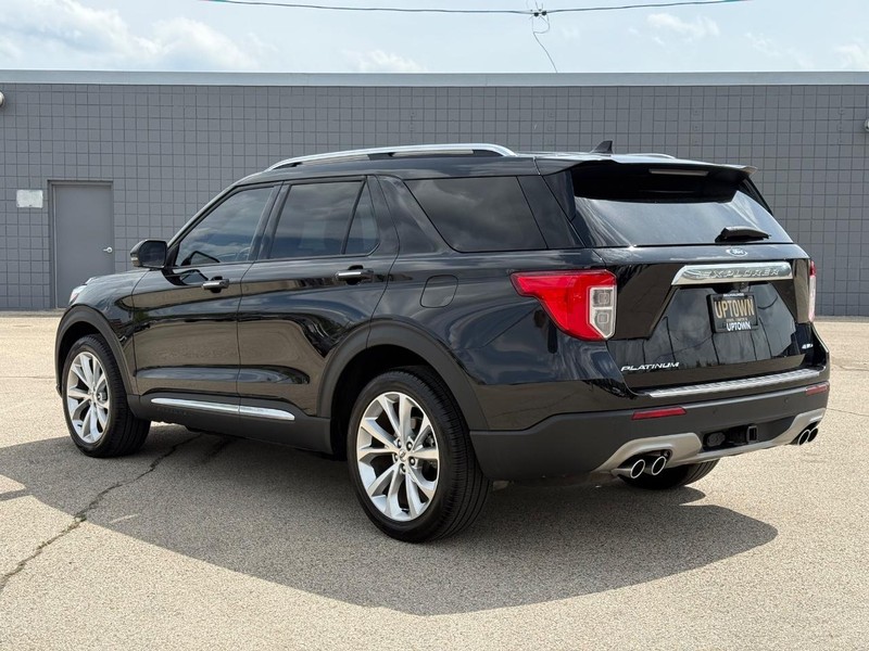 Ford Explorer Vehicle Full-screen Gallery Image 06