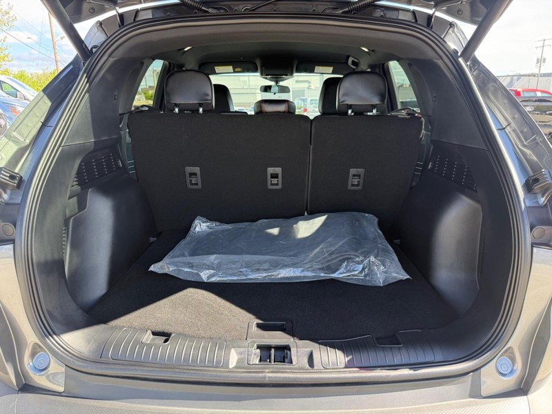 Ford Escape Vehicle Full-screen Gallery Image 05