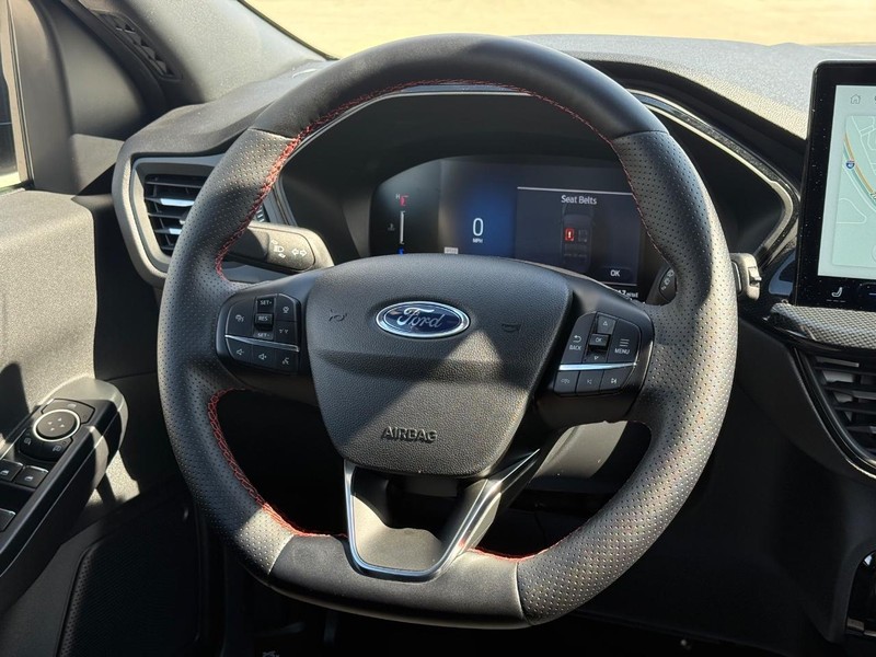 Ford Escape Vehicle Full-screen Gallery Image 13