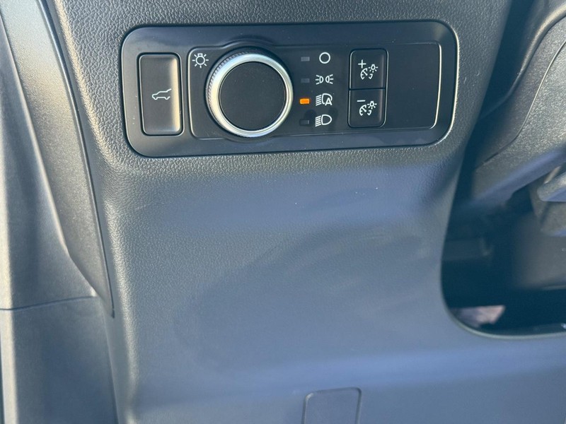 Ford Escape Vehicle Full-screen Gallery Image 21