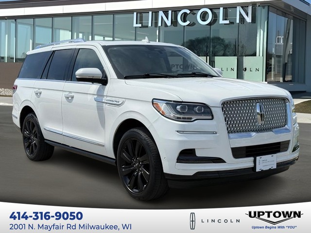 Milwaukee WI 2024 Lincoln Navigator more details - lincoln navigator