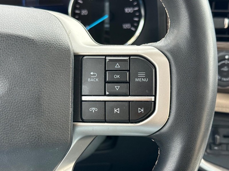 Ford Expedition Max Vehicle Full-screen Gallery Image 18