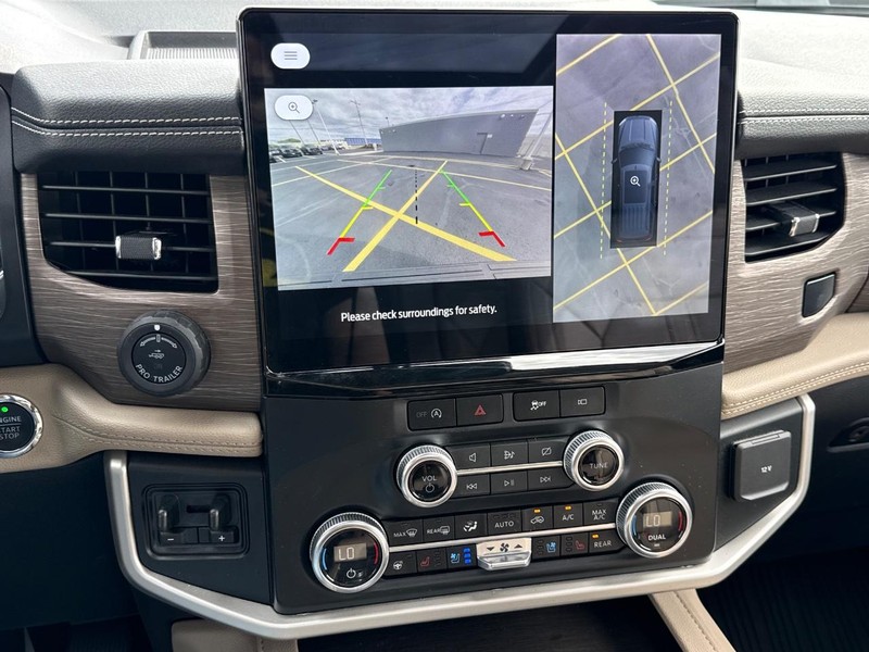 Ford Expedition Max Vehicle Full-screen Gallery Image 20