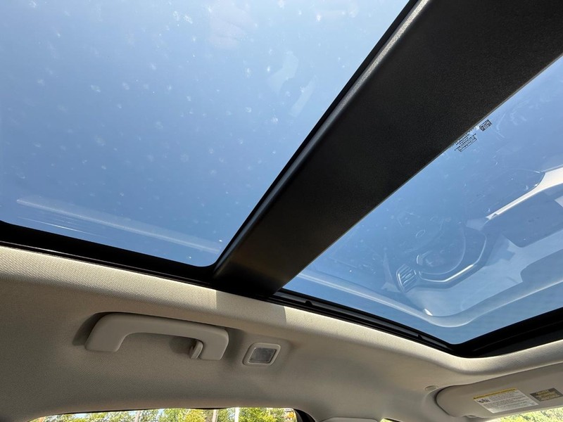Ford Escape Vehicle Full-screen Gallery Image 13